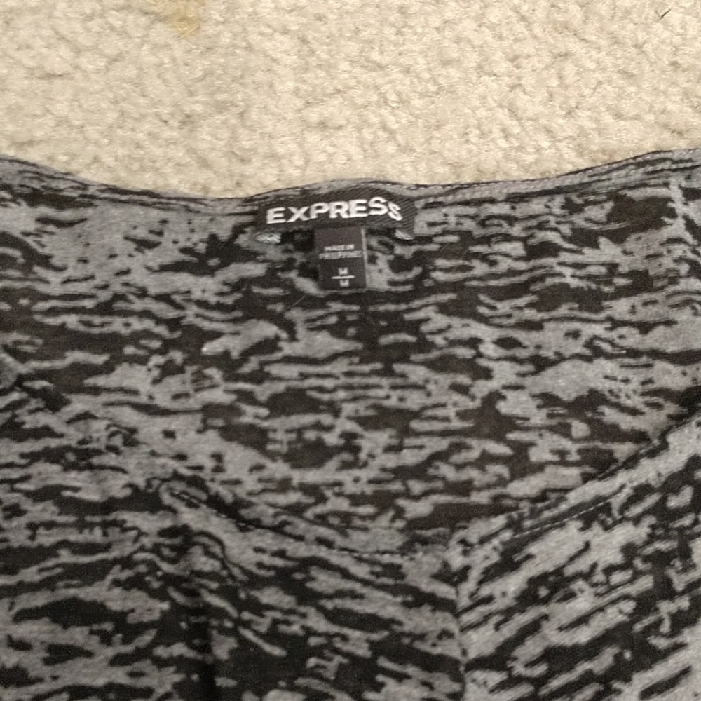 Medium Express top - Picture 2 of 2